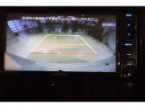 ■バックモニター■  車両後方の映像を画面に表示し、駐車などの後退操作をサポートします。