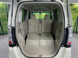 後席を格納すると、これだけの広さが!シーンに合わせたシートアレンジで、大きな荷物も積むことが出来ます♪