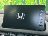 【純正9型ナビ】人気の純正ナビを装備しております。ナビの使いやすさはもちろん、オーディオ機能も充実!キャンプや旅行はもちろん、通勤や買い物など普段のドライブも楽しくなるはず♪