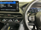 ホンダ純正メモリーナビ搭載なので、遠方へのドライブもお任せ下さい!ステアリング左手側にオーディオ関連のコントロールスイッチを配置しています。操作時は視線を逸らすことなく運転に集中できます