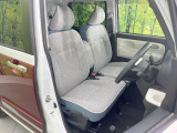 運転席シート廻りは使用感も少なく、良好な状態となっています。丁寧に使われていたことがよくわかりますね。
