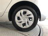 タイヤサイズは185/65R15です