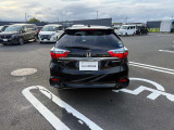 プライバシーガラス 室内の急な温度変化を防ぎ、日焼け防止や目隠し等の役目をしております。