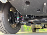 お車を安心してお乗りいただく為には、足回りの定期点検が欠かせません。サービスサポート(有償保証)では無料点検もご提供しており、安心のカーライフをお過ごしいただけるサポート体制が整っています。