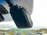 純正9インチインターナビ付きでフルセグ・DVD再生・Bluetoothなど付いてとても便利な車両です♪