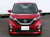 衝突軽減ブレーキ、車線逸脱警報、フロント&バックソナー、踏み間違い防止アシスト。安全装備充実。