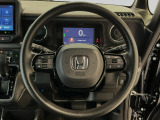 運転にかかわる様々な操作を安全に行えるように視点移動が少なく操作性に配慮されたスイッチ類が凝縮されたコクピットです。