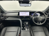 クラウンスポーツ 2.5 Z E-Four 4WD 本革シート