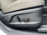 運転のしやすさ、静かで落ち着いた乗り心地のフロントシート。パワーシート付き