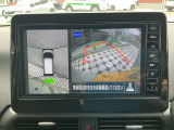 アラウンドビューモニター。上空から見下ろしたような映像が映し出されるので、駐車をスムースに行えます。