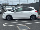 当店は照明・屋根付きスペースございますので雨天時も安心して現車確認が可能です。
