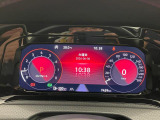 デジタル液晶メーター&rdquo;Digittal Cockpit Pro&rdquo;です。画面の切り替えは、ハンドルのボタンで簡単に操作ができます。
