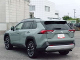 明るく広々、落ち着いた店内では、中古車のご検討・ご購入のほか、携帯電話(au)の購入等、様々なご相談に幅広く応えていきます♪