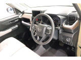 運転席周りは遊びにも通勤にも普段のお買い物にもピッタリ。日々のドライブに居心地のよいレイアウトです。