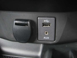 メーカーナビ CD・DVD再生  CD録音可 フルセグTV USB接続端子 Bluetooth対応★携帯電話にダウンロードした音楽が車内でも楽しめます。ハンズフリー通話も可能です!