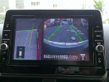 【アラウンドビューモニター】空から見下ろした映像がナビ画面にて確認可能です。駐車もラクラクですよ♪