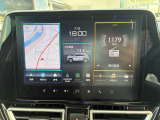 スズキメーカーオプションのナビゲーション装着車です。全方位モニター付きとなっております!TV視聴に関しては別途取り付けが必要となっております!
