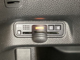ハンドルの左下にETCがついています。高速道路の料金所の通過も楽々です。 カードの取り出しもしやすい場所についています。