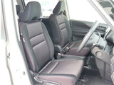 お車選びをお楽しみ頂けるよう、在庫車の展示スペースを十分に確保しております。