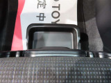 助手席シートアンダーボックス。