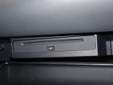 DVDプレイヤーを装備!懐かしのDVDやお子様のアニメなど移動・ドライブがより快適になり大活躍です!