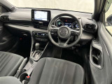 運転席まわりです。 各操作スイッチは使いやすい位置に配置されてます。