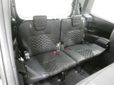 当社の中古車はシートを外して隅々までキレイに仕上げてあります。