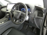 高級感のある運転席回り♪乗っていて落ち着けるデザインです。もちろん使い勝手もとても良いです。
