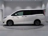 色はホワイトパールクリスタルシャイン(070)です。