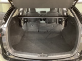 リアシートも簡単格納ができ、大きな荷物もらくらく収納できます!