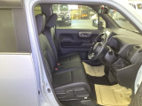 フィット性も良く、楽な運転姿勢を保てます。