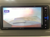 【バックカメラ】運転が苦手な方も車庫入れラクラクです!ギアをリバースに入れれば自動的に切り換わりますので、面倒な操作は不要です♪狭い駐車場もお車を傷つけず安心ですね!
