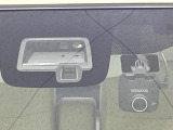 【スズキ セーフティサポート】走行中に前方の車両等を認識し、衝突しそうな時は警報とブレーキで衝突回避と被害軽減をアシスト。より安全にドライブをお楽しみいただけます。