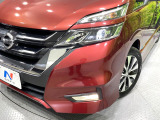 【LEDヘッドライト】悪天候や夜間走行時も良好な視界を確保し安心して運転できる高輝度LEDヘッドライトを装備!点灯速度が早く、消費電力も抑えられています。