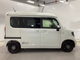 スライドドアなら狭い駐車場でもドアをぶつける心配がありません。ステップが低く乗り降りもしやすいです。