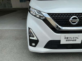 夜間の走行も明るい『LEDヘッドライト』!!オートライト機能が付いているので、スモールライトや、ヘッドライトの点灯・消灯が自動で便利です。更にフォグランプが付いて安全・快適!!