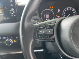 【ステリモ】ステアリングリモコンスイッチにてオーディオ操作可能となっており、運転にも集中できます。少しでも視線移動を減らし事故に遭う確率を下げます。