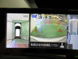 アラウンドビューモニターで車庫入れも空から見ている様に駐車できラクラクです。