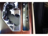 MTモード(シーケンシャルシフト)を装備しています。AT車でありながら、マニュアル感覚のシフトチェンジが可能です。ドライバーの変速操作に応えたアクティブな走りが楽しめます。