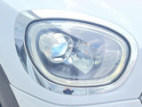 ●LEDヘッドライト:夜間走行時も良好な視界を確保し安心して運転できる高輝度LEDヘッドライトを装備!点灯速度が早く、消費電力も抑えられています。