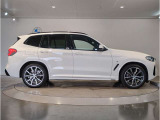 BMWでは重量配分にもこだわりがあり、FRモデルでは50:50とFFモデルでも60:40と前後の重量バランスにこだわり、軽快なハンドリングを実現しております。