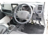 前席全体 目線も高く広い視界で安心して運転することができますね!