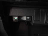 各モデルの情報がインプットされた専用テスターで過去の細かな不具合を確認し、モデルの各部位ごとに専用スペシャルツールを用いて整備します。