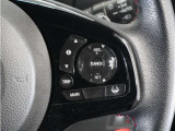 ◆アダプティブクルーズコントロール◆予め設定した車速内でクルマが自動的に加減速。前走車との適切な車間距離を維持しながら追従走行します。【LKAS】車線維持支援システムでステアリング操作を支援。