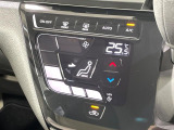 【オートエアコン】一度お好みの温度に設定すれば、車内の温度を検知し風量や温度を自動で調整。暑い&hellip;寒い&hellip;と何度もスイッチ操作をする必要はありません。快適な車内空間には必須の機能ですね♪