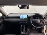 見通しの良い運転席回りとなっておりますので安心して運転をして頂けます!窓が大きいので明るく開放的な室内です