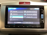 ホンダギャザーズメモリーナビ、フルセグ、DVD、CD再生にbluetoothのオーディオ機能が充実しています。