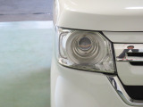 LEDヘッドライトは、点灯の瞬間から光量を発揮し、突然暗くなるトンネルなどでの安定感を高めます。