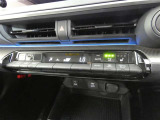 運転席・助手席は、ヒーター&ベンチレーション付シートです。暑い時期も寒い冬も快適に過ごせるうれしい装備です。