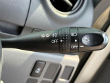 【オートライト(AUTO)】外の明るさをシステムが感知して、自動でヘッドライトが点灯します。ヘッドライトをつけ忘れを防ぐ便利機能です。